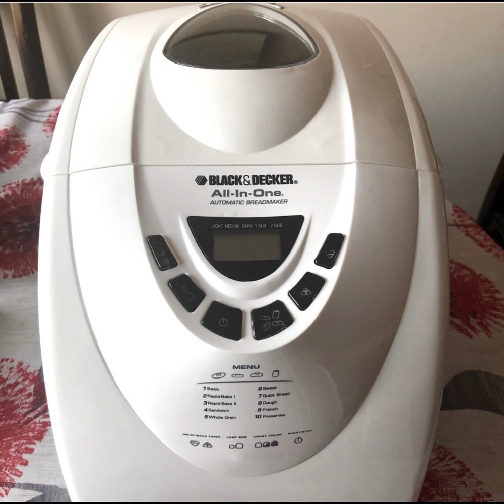 BREAD MAKER - BLACK & DECKER